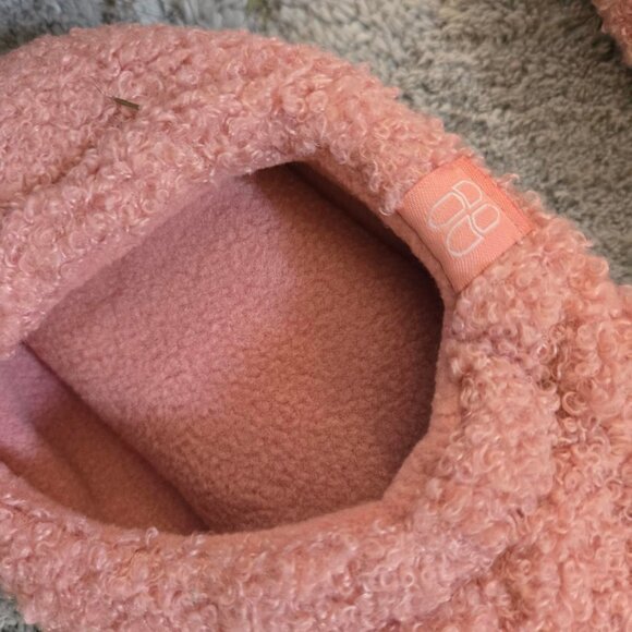 NEW Fluffy Pink Slippers Shoes (Size US 7-8) - Picture 6 of 8